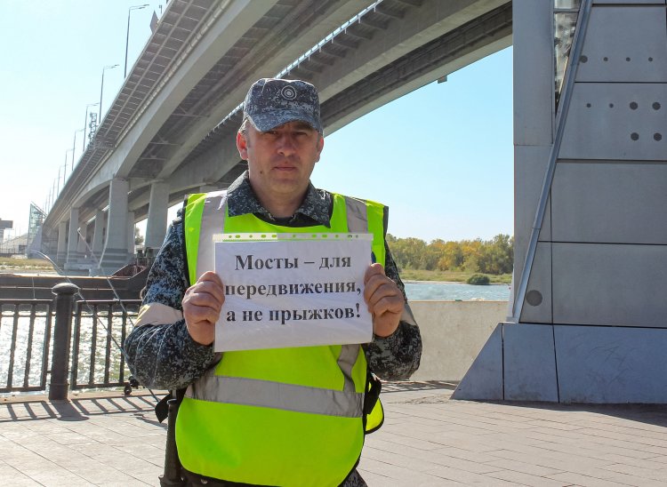 Сотрудниками ведомственной охраны Минтранса России предотвращена попытка суицида.