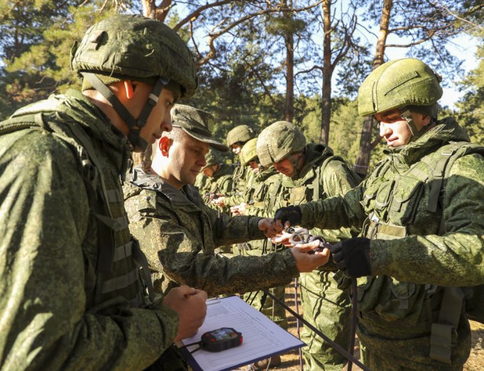 Поступление на военную службу по контракту или добровольцем