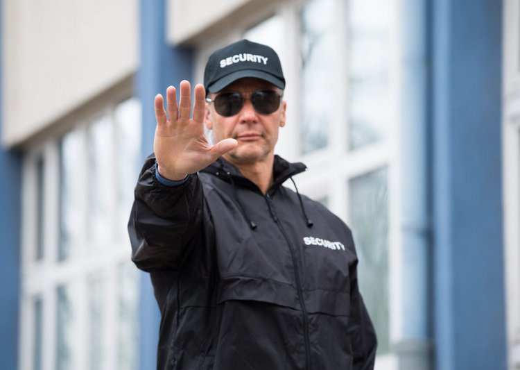 Неквалифицированных охранников планируют вытеснить с рынка пристальным контролем и штрафами.