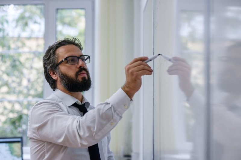 Где не хватает мужчин на работе