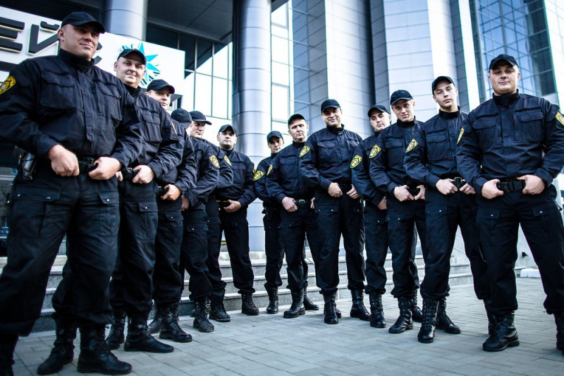 Как устроиться на работу в охрану